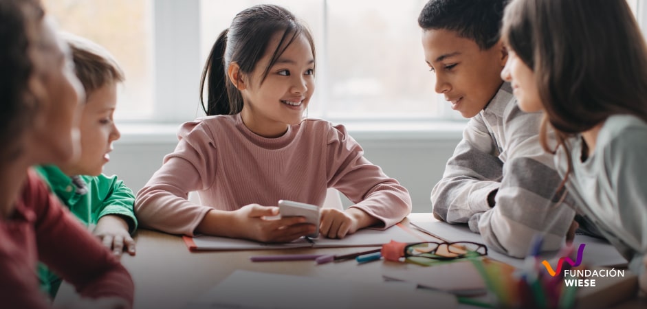 ¿Cómo puedes practicar la escucha activa?