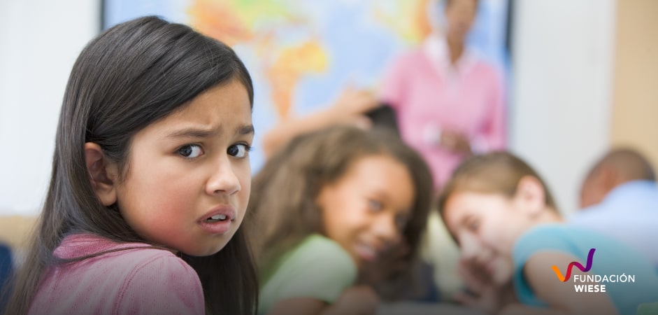 Niña víctima de bullying